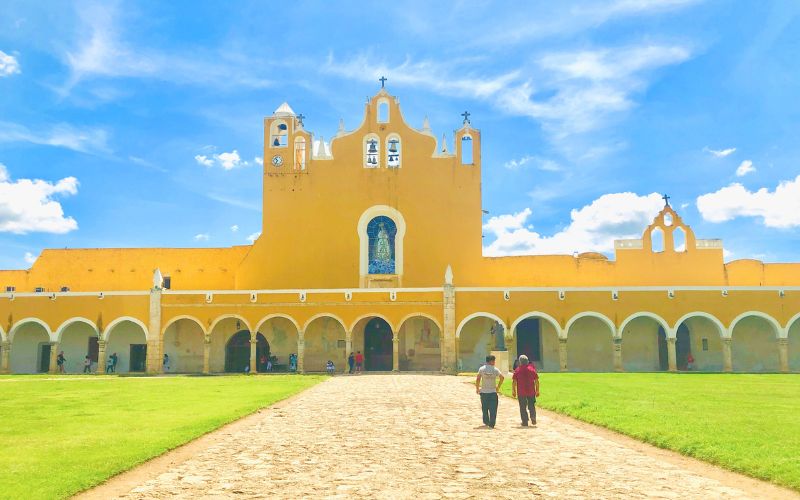 izamal church in yucatan pueblos magicos