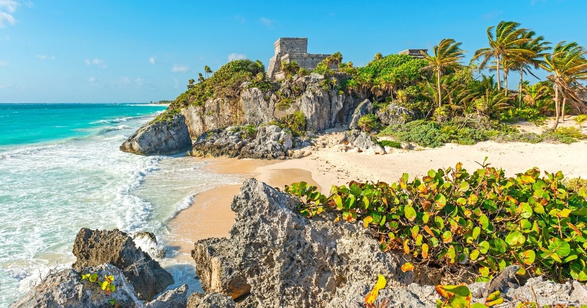tulum mayan ruins on tulum beach in mexico | yucatan pueblos magicos